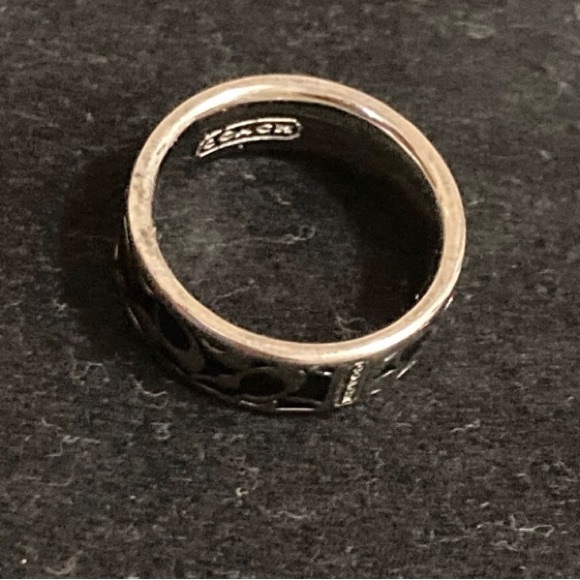 🔴 Coach Signature Silver and Black Logo Patterned Ring! 🔥 - Picture 5 of 7